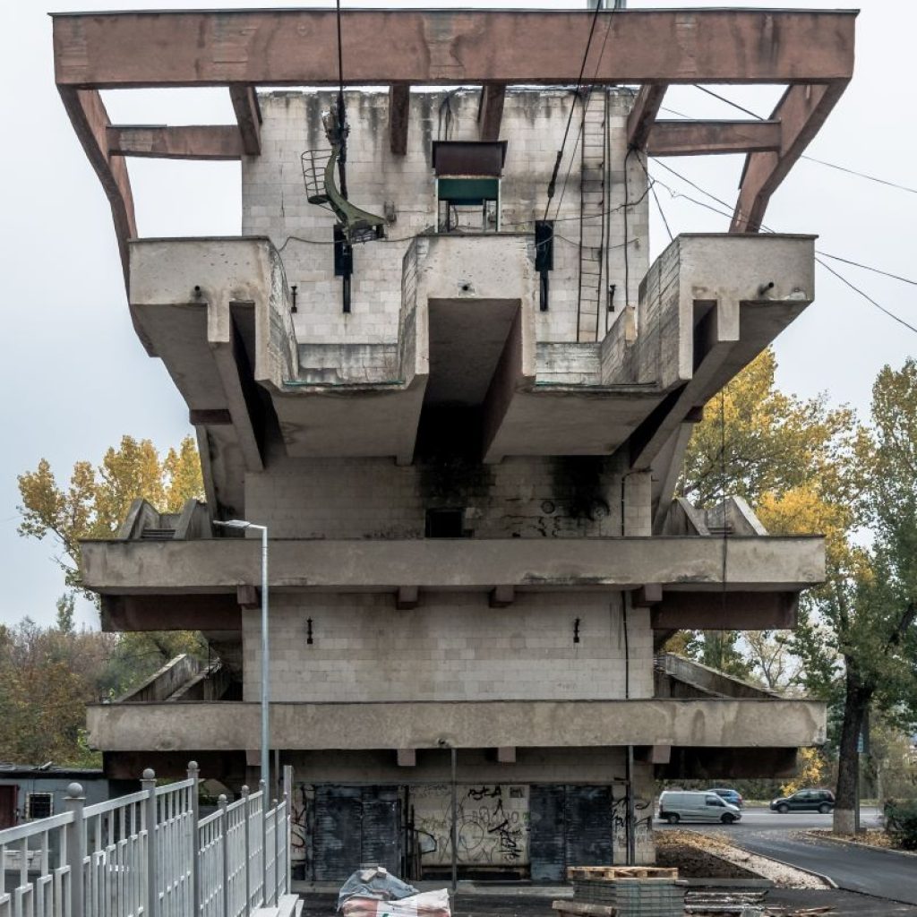Heritage alert - parasitic structures!